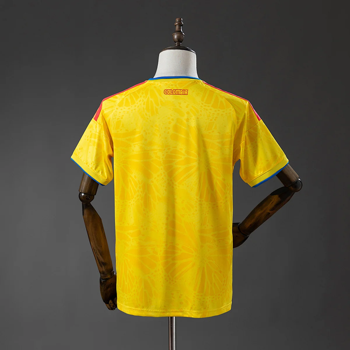 Colombia 2026/27 prima maglia calcio gialla collo a V