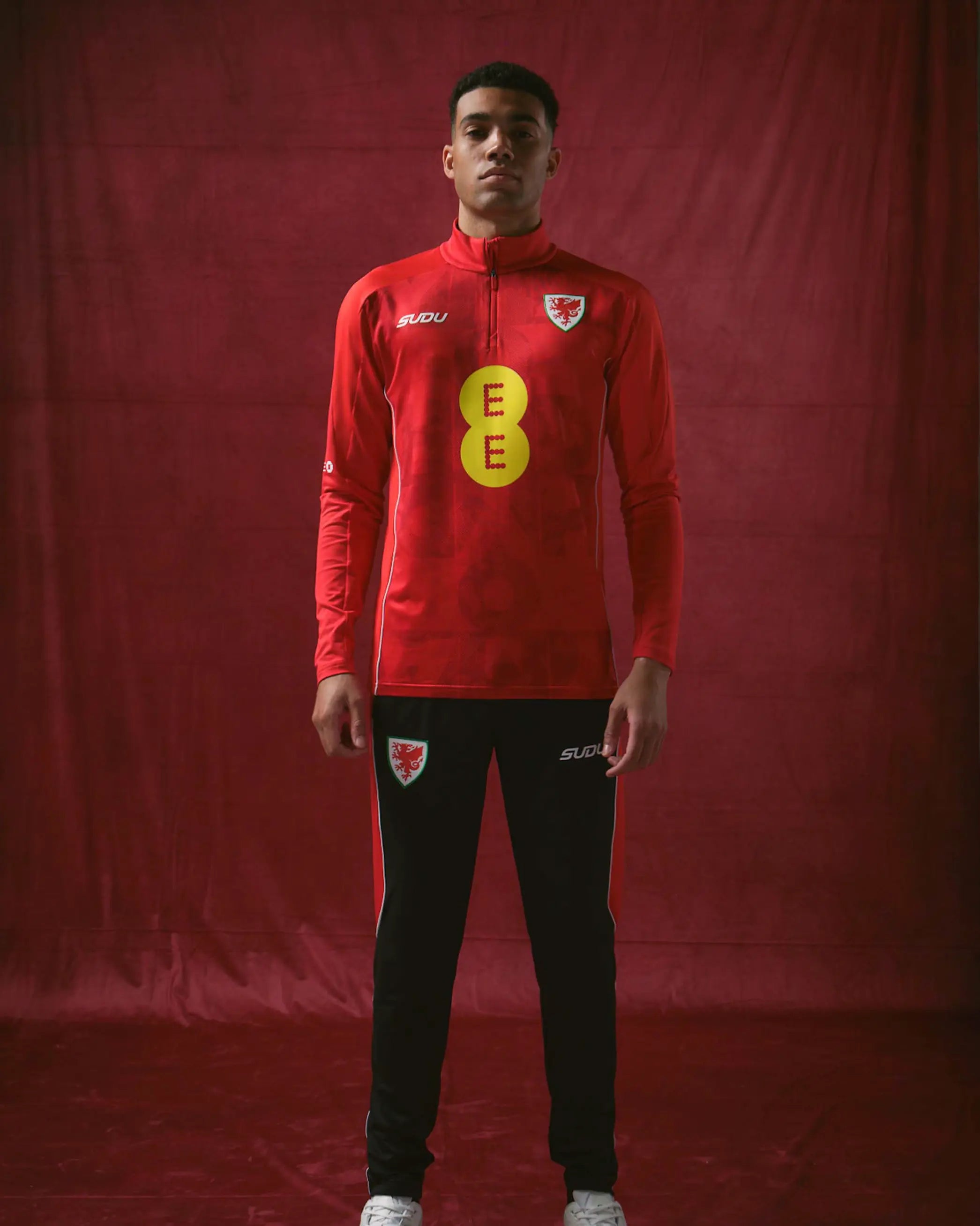 Wales SUDU 2026-28 Home felpa zip 1/4 nera XL