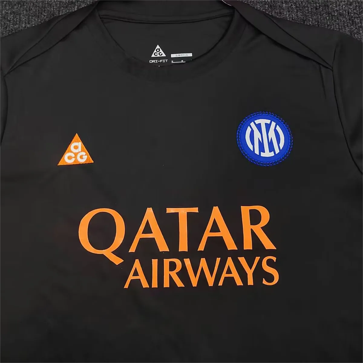 Tifoso Store Maglie da Calcio Inter 2026/27 T-shirt Nera Biscione