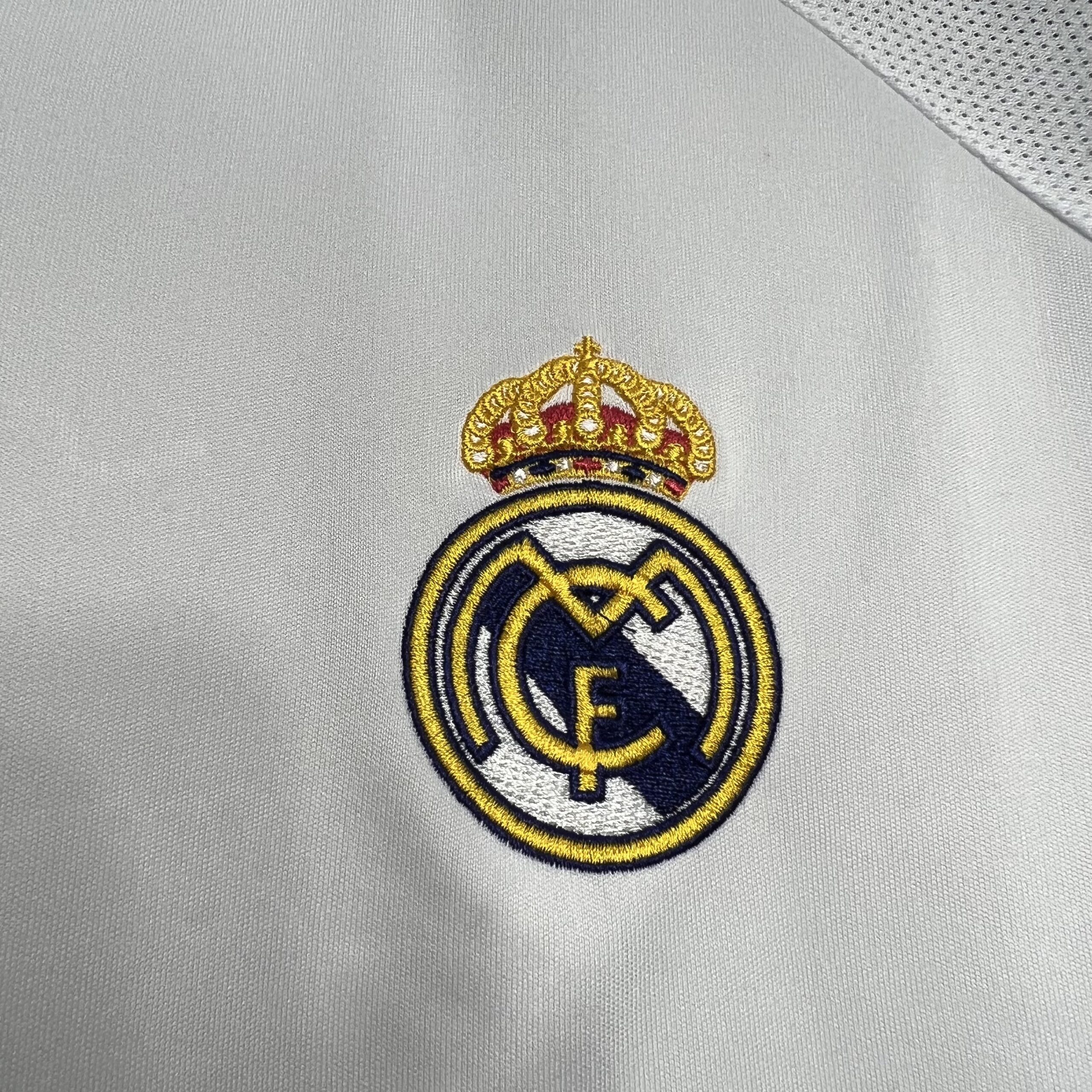 Tifoso Store Maglie da Calcio Maglia Real Madrid 2005/06 Bianca Retro