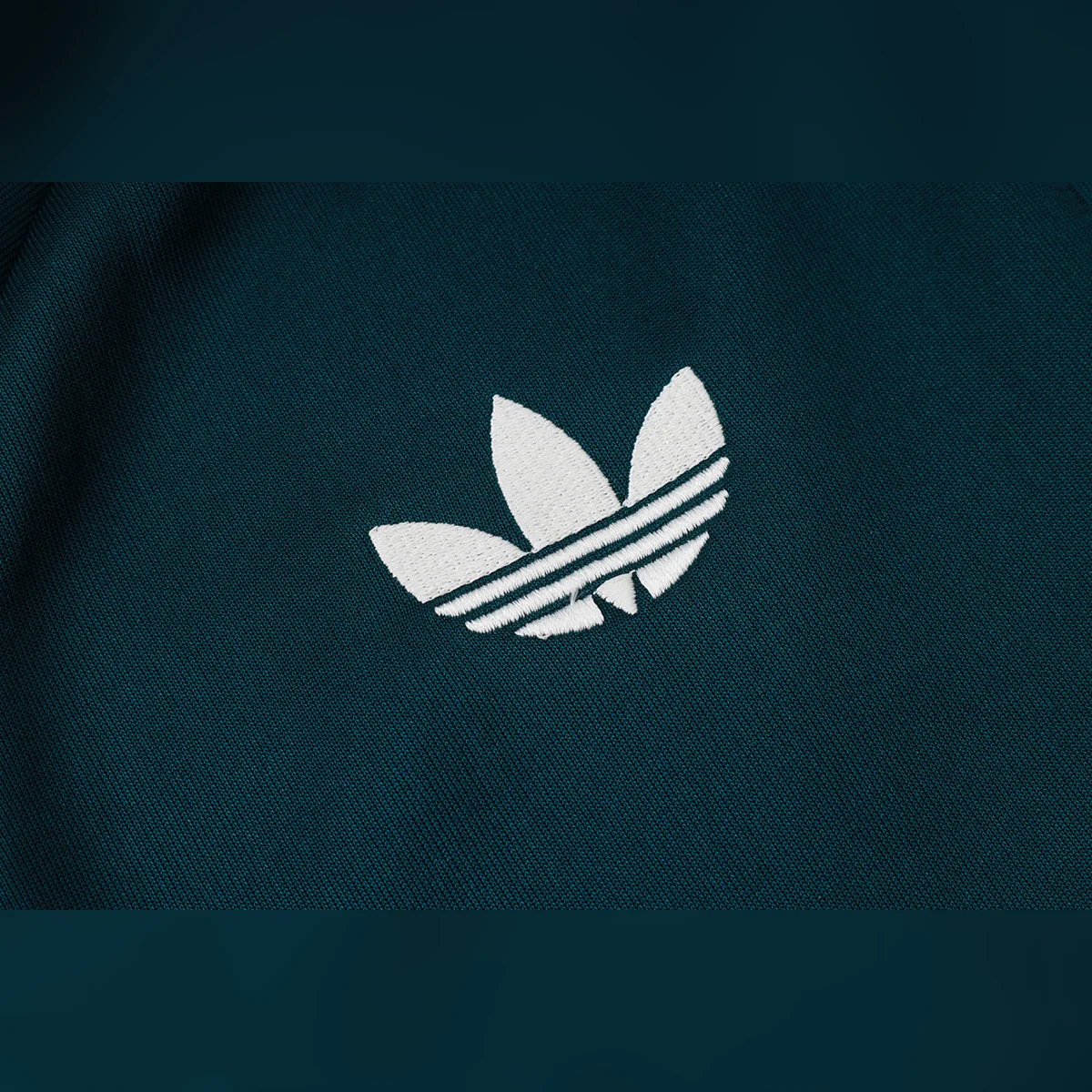 Real Madrid 2026/27 Tuta sportiva verde fascia bianca