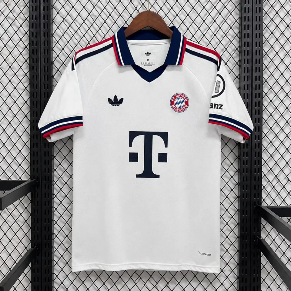 Bayern Monaco Away 2026/27 maglia bianca versione Fan