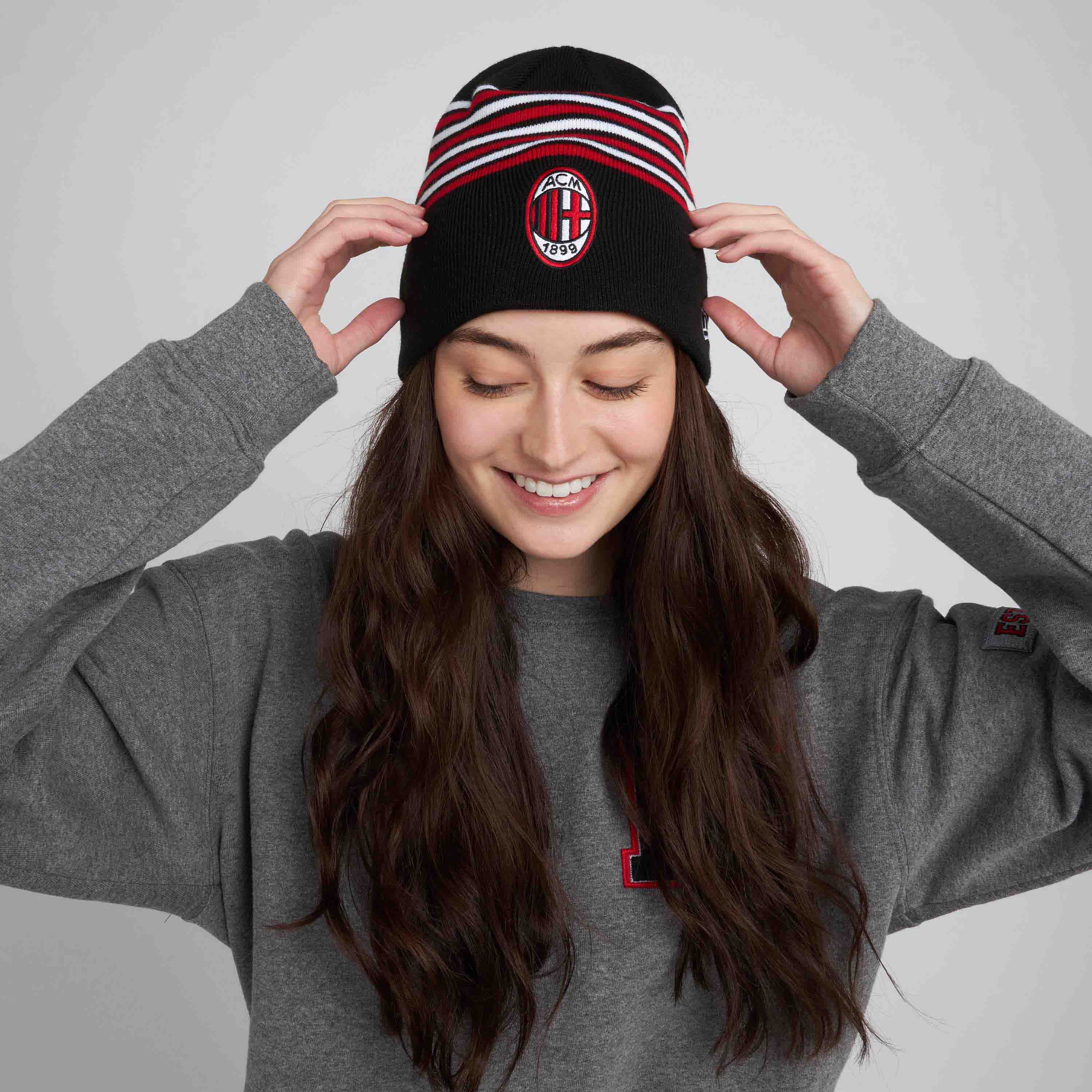AC Milan Cappelli e Berretti New Era beanie logo strisce taglia unica