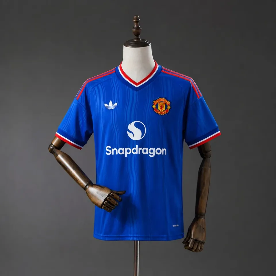 Manchester United 2026/27 seconda maglia trasferta blu