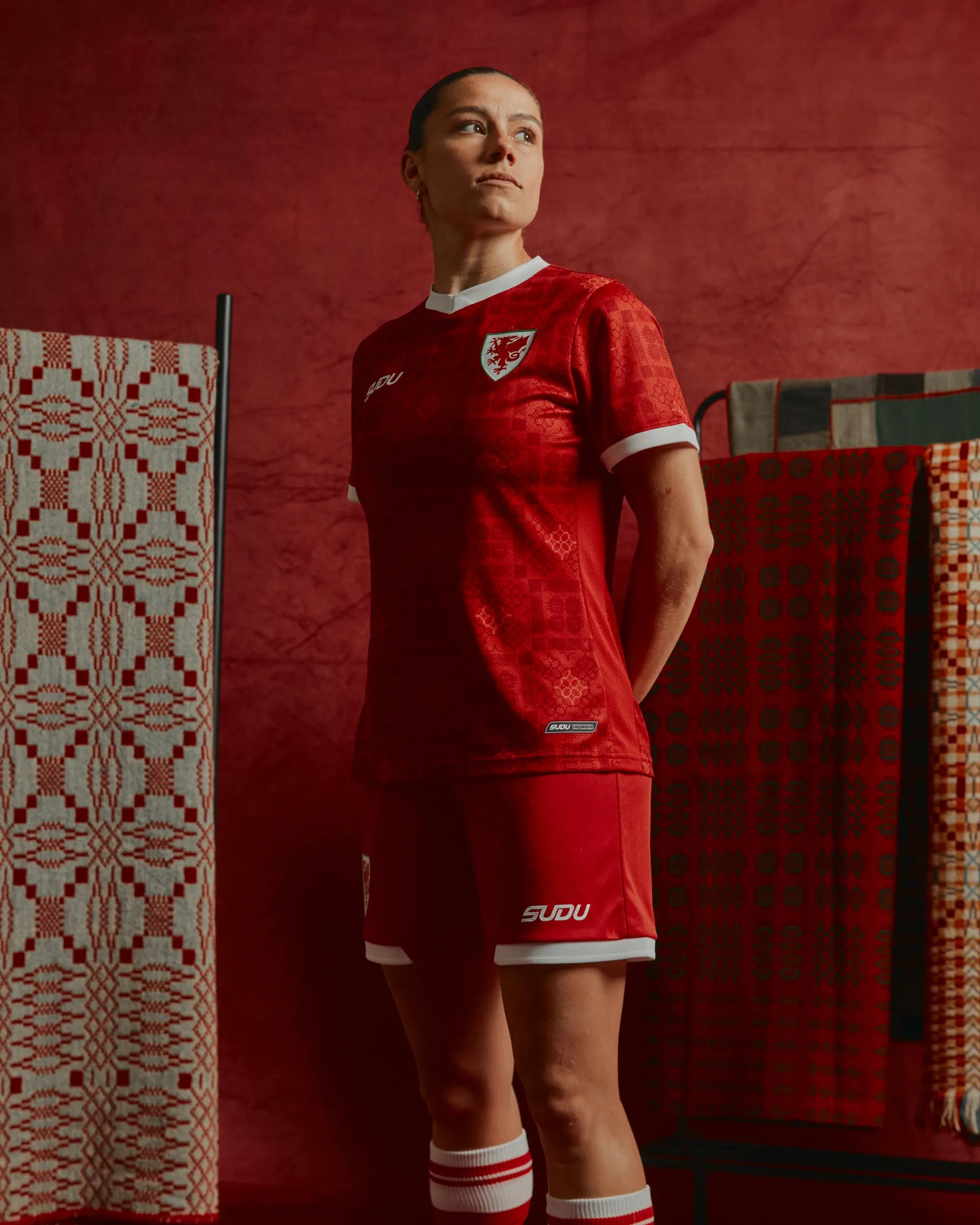 Wales SUDU 2026-28 Pro maglia casa donna taglia 12 rossa