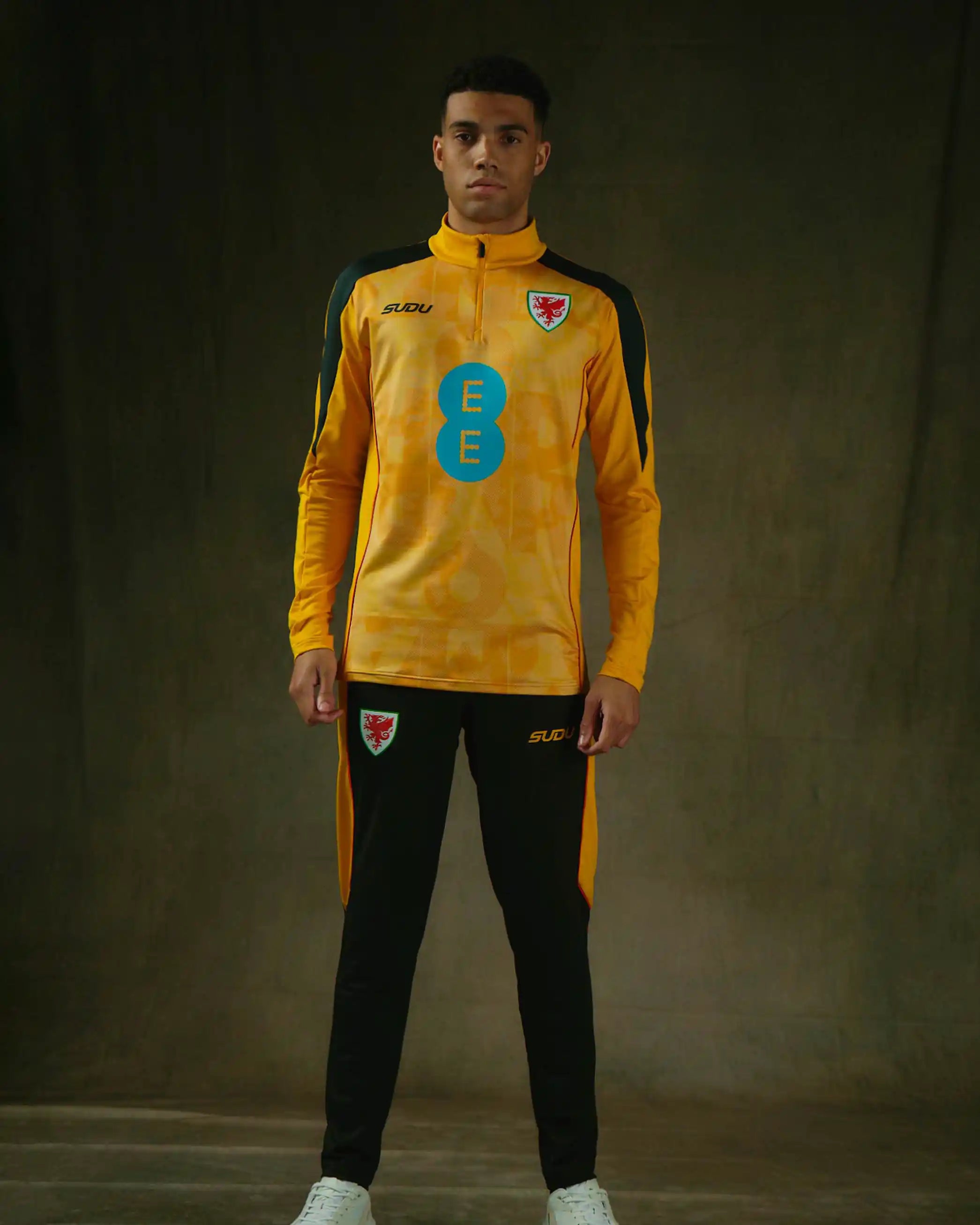 Wales Pre-Match SUDU 2026-27 felpa away gialla