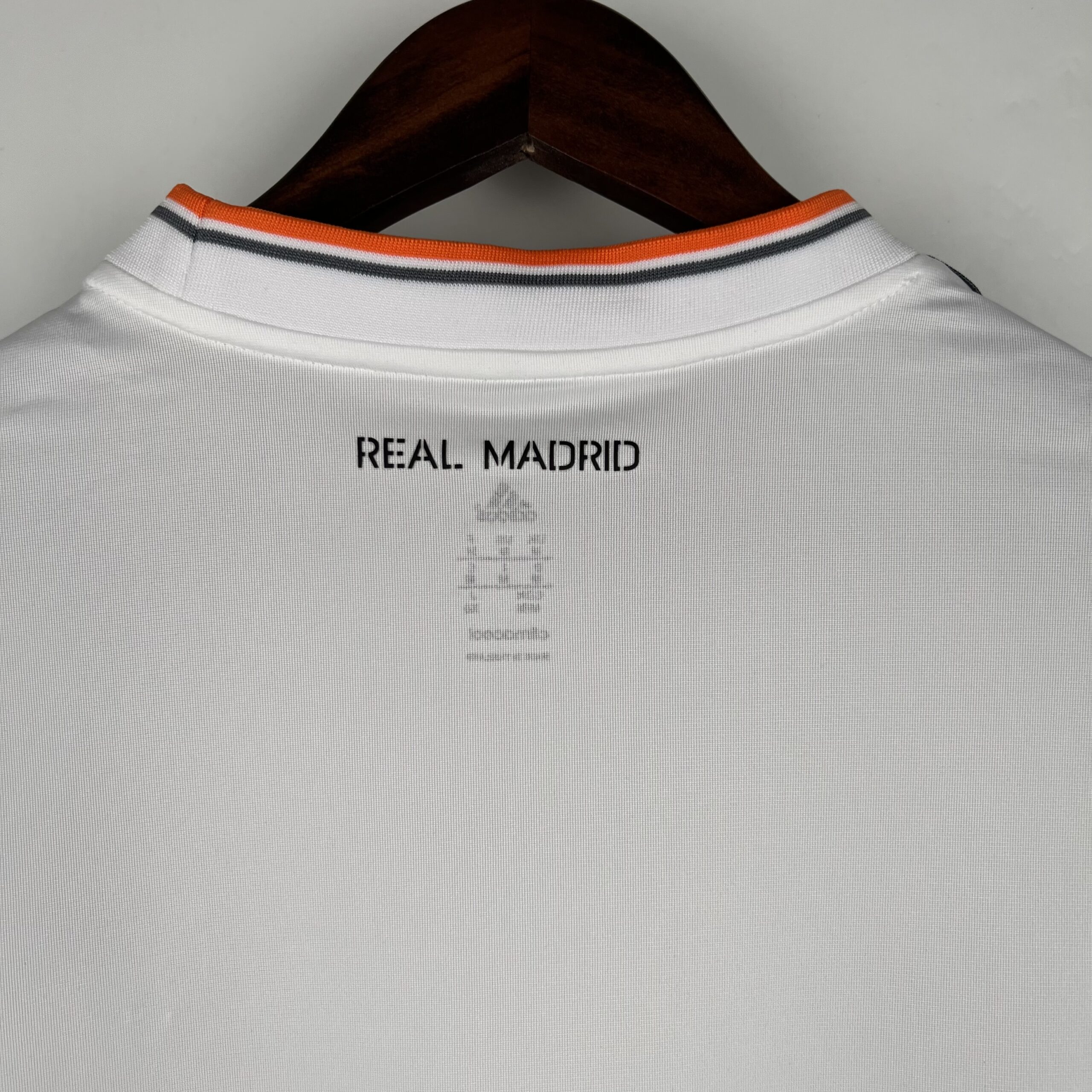 Tifoso Store Maglie da Calcio Prima Maglia Real Madrid 2013/14 retro bianca