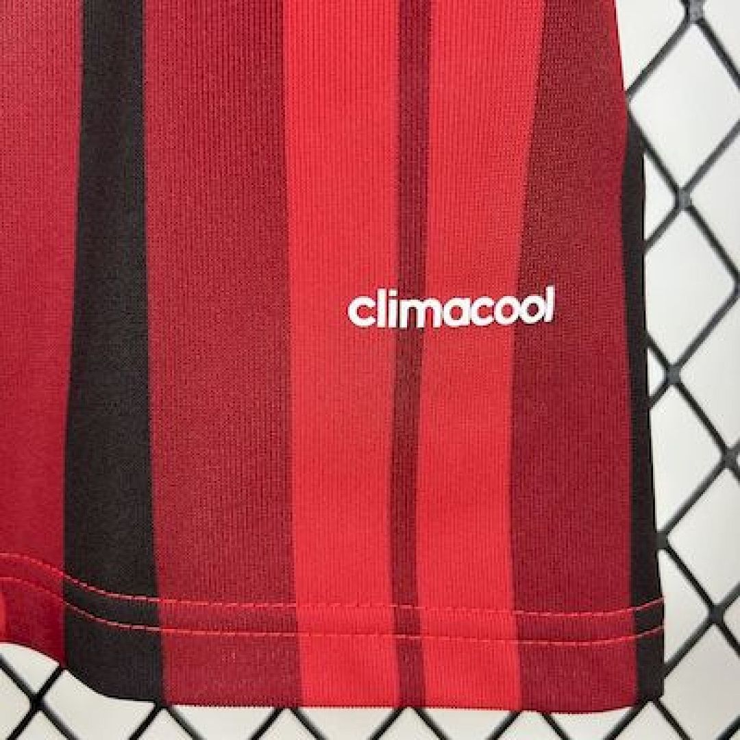 Tifoso Store Milan 2014/15 maglia rossonera