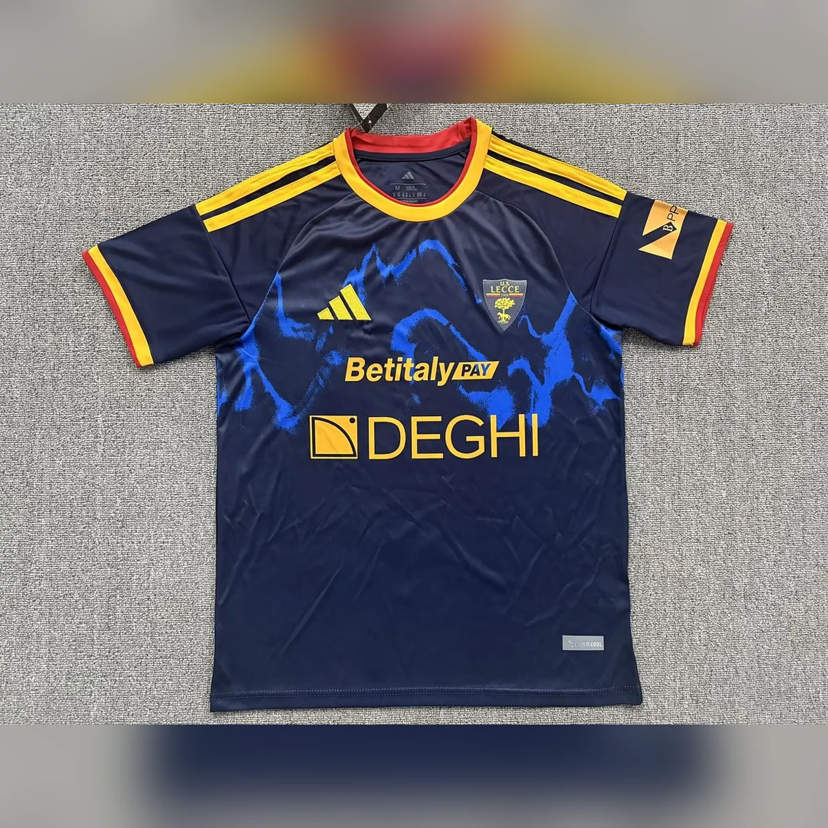 Tifoso Store Lecce 2026/27 maglia terza blu navy fulmini
