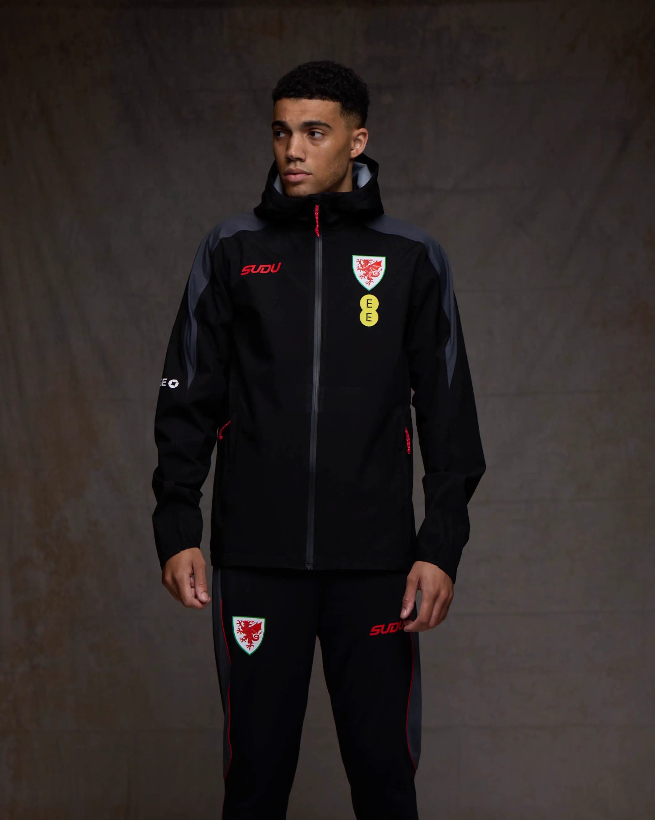 Wales Training giacca SUDU 2026-28 Staff leggera nera