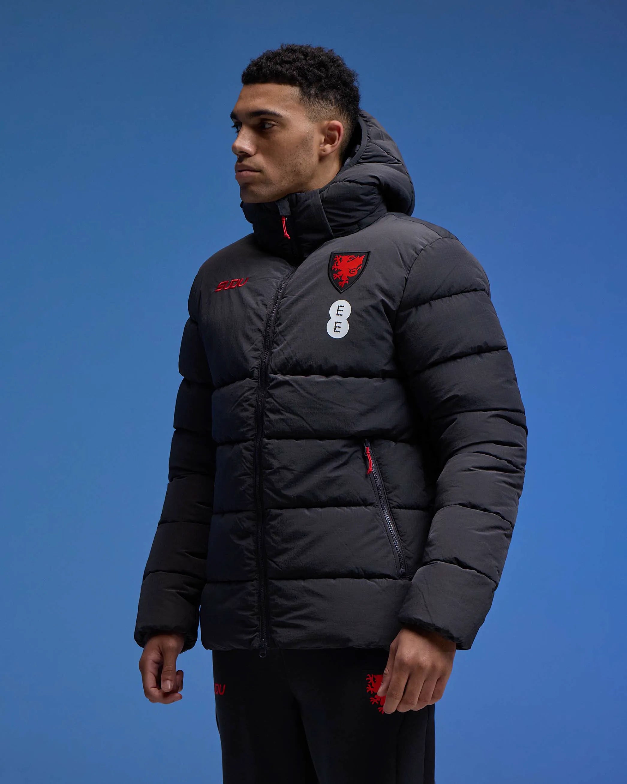 Wales SUDU 2026-28 giacca imbottita staff travel nera
