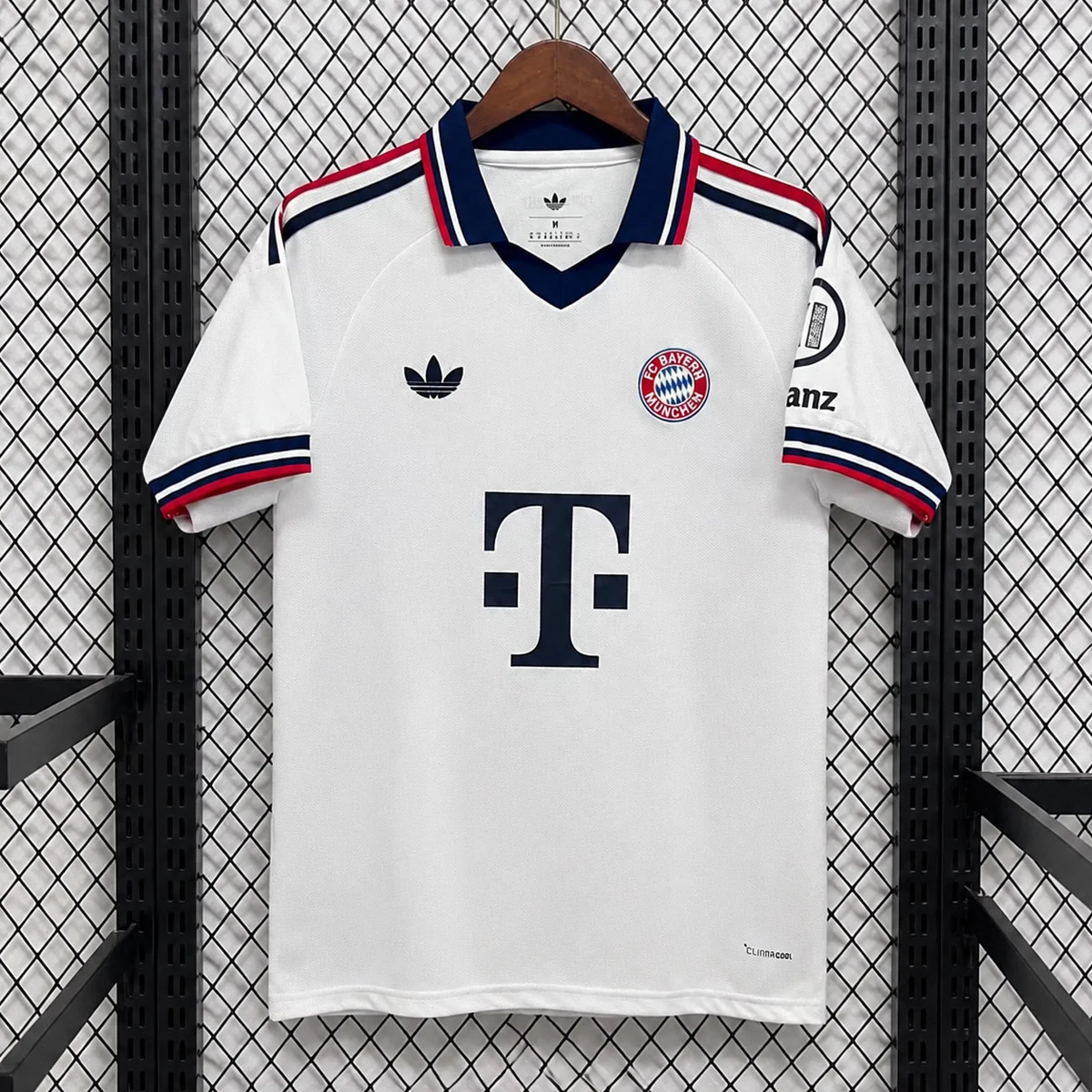 Bayern Monaco Away 2026/27 maglia bianca versione Fan
