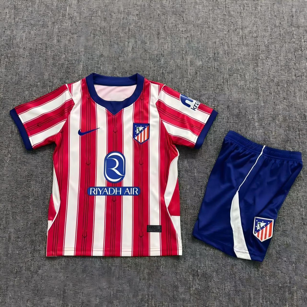 Atlético Madrid 2026/27 Completo Calcio Bambino Home