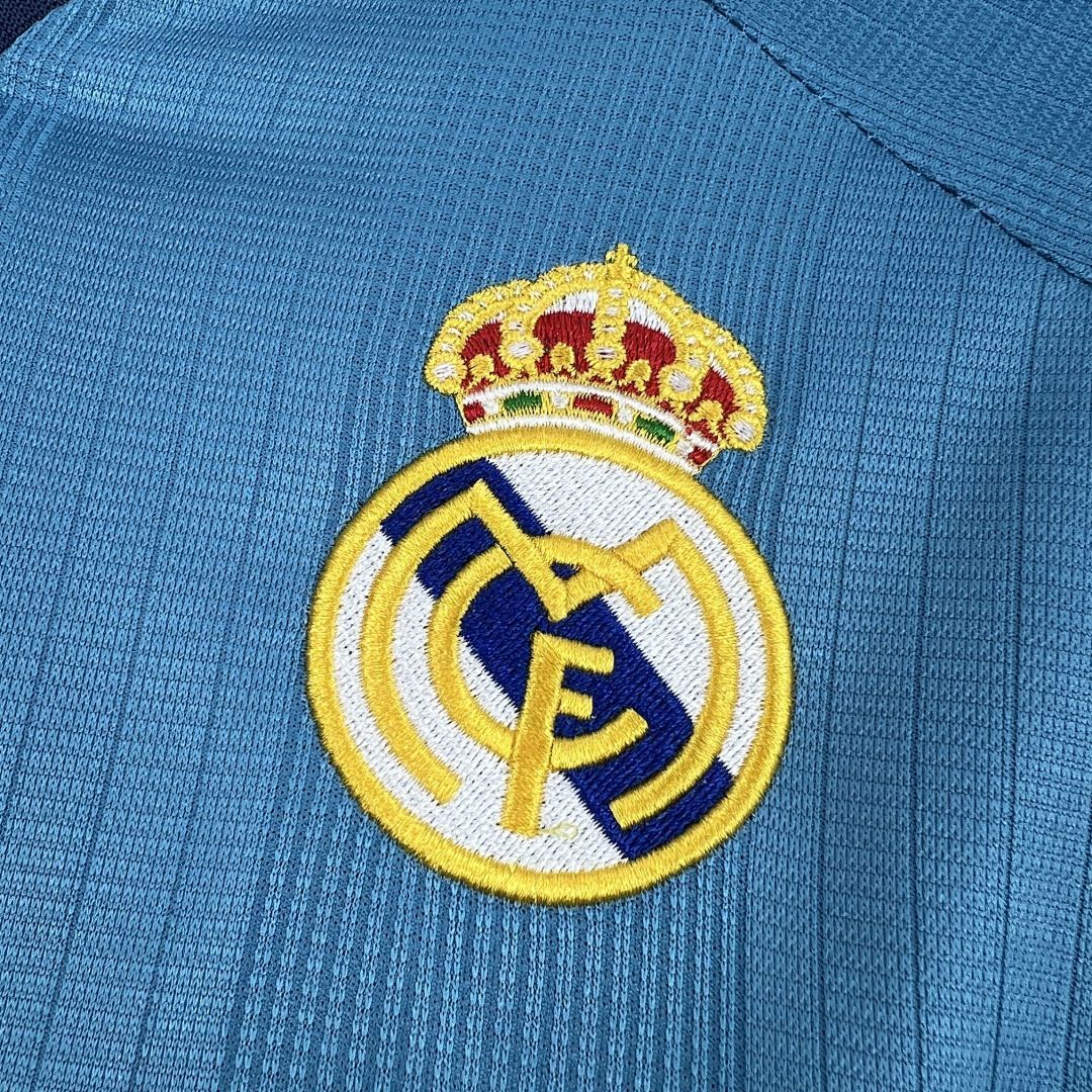 Tifoso Store Maglie da Calcio Real Madrid 1999/00 maglia bianca manica lunga