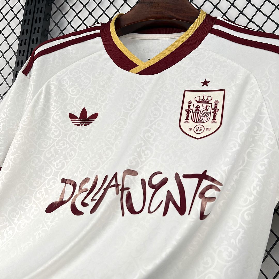 Tifoso Store Maglie da Calcio Spagna 2026 Dellafuente maglia bianca