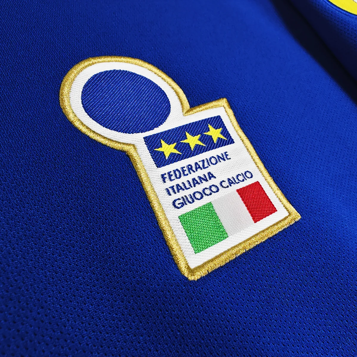 Italia 1996 Retro maglia azzurra polo oro