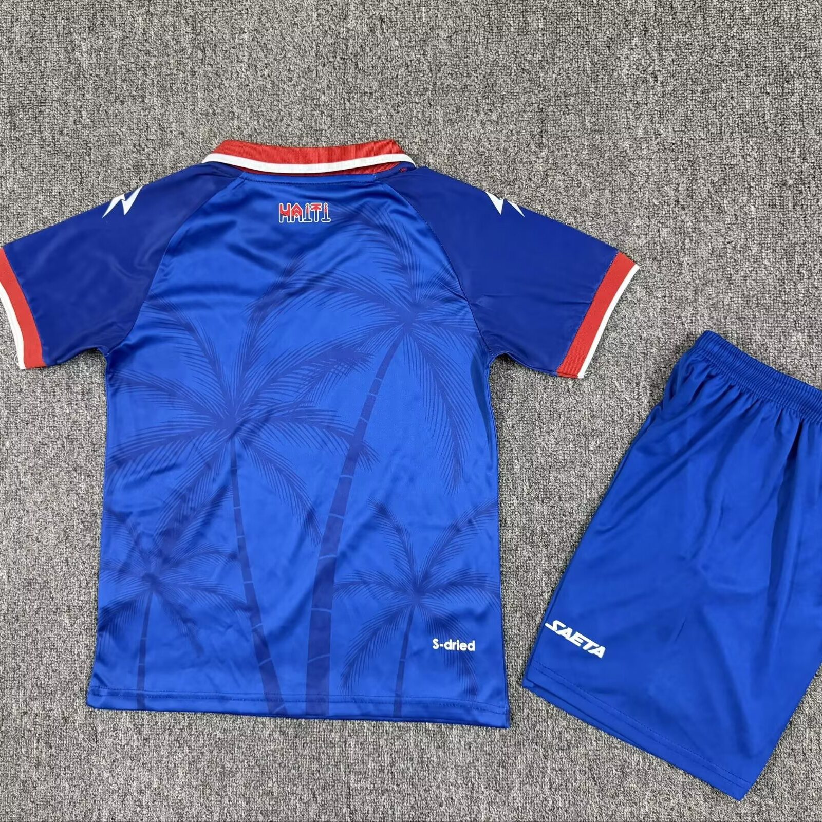 Tifoso Store Haiti 2026 Completo Bambino Home con Shorts