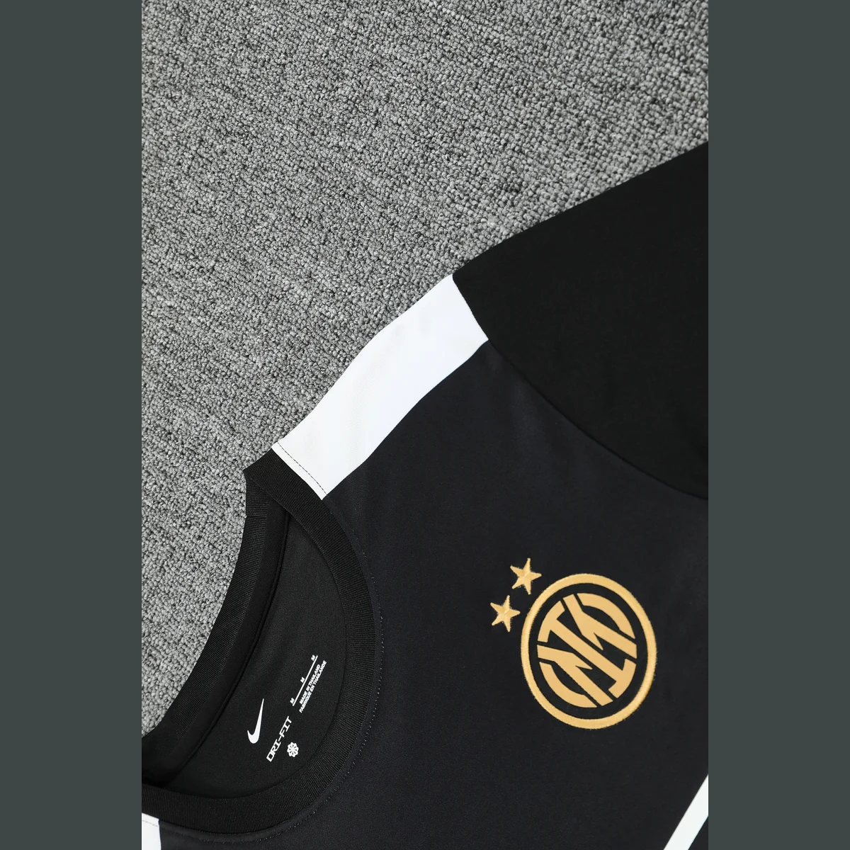 Tifoso Store Completi Inter 2026/27 kit allenamento nero maglia+pantaloncini