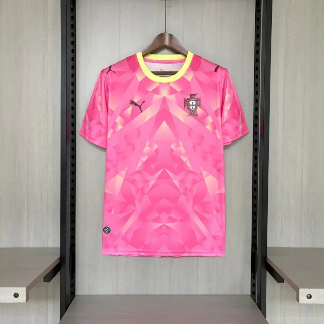 Portogallo 2026 maglia rosa colletto giallo tifoso S-XXL