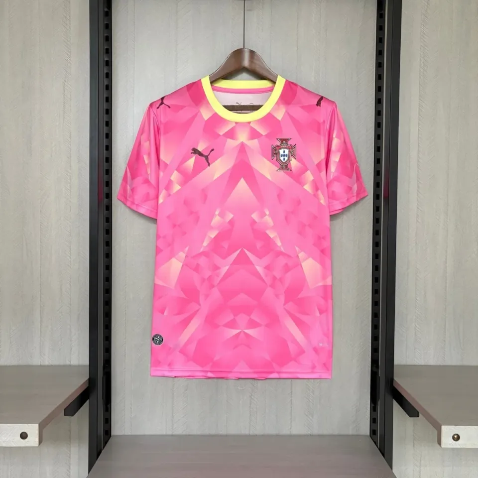 Portogallo 2026 maglia rosa colletto giallo tifoso S-XXL