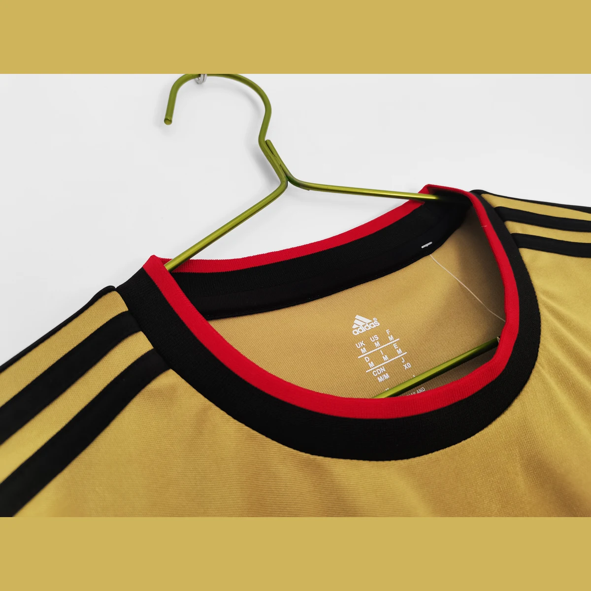 Tifoso Store Maglie da Calcio Terza Maglia Milan 2013/14 oro