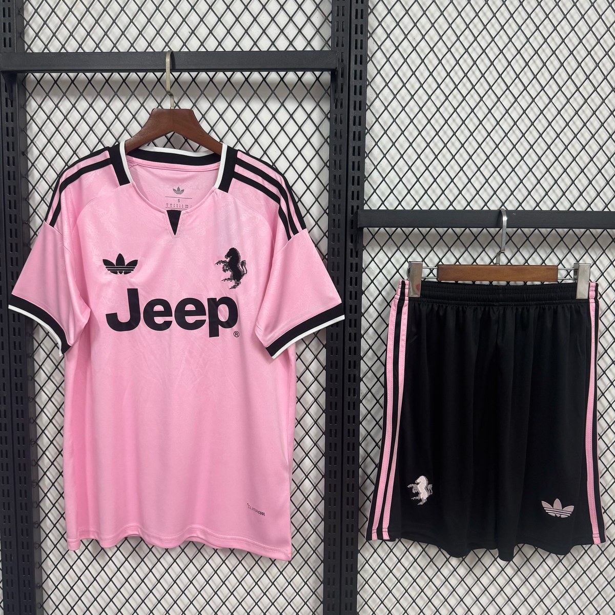 Tifoso Store Completi Juventus completo rosa 2026/27 maglia+pantaloncini