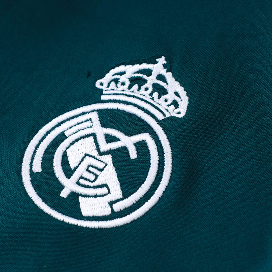 Real Madrid 2026/27 Tuta Verde Petrolio Dettagli Rosa