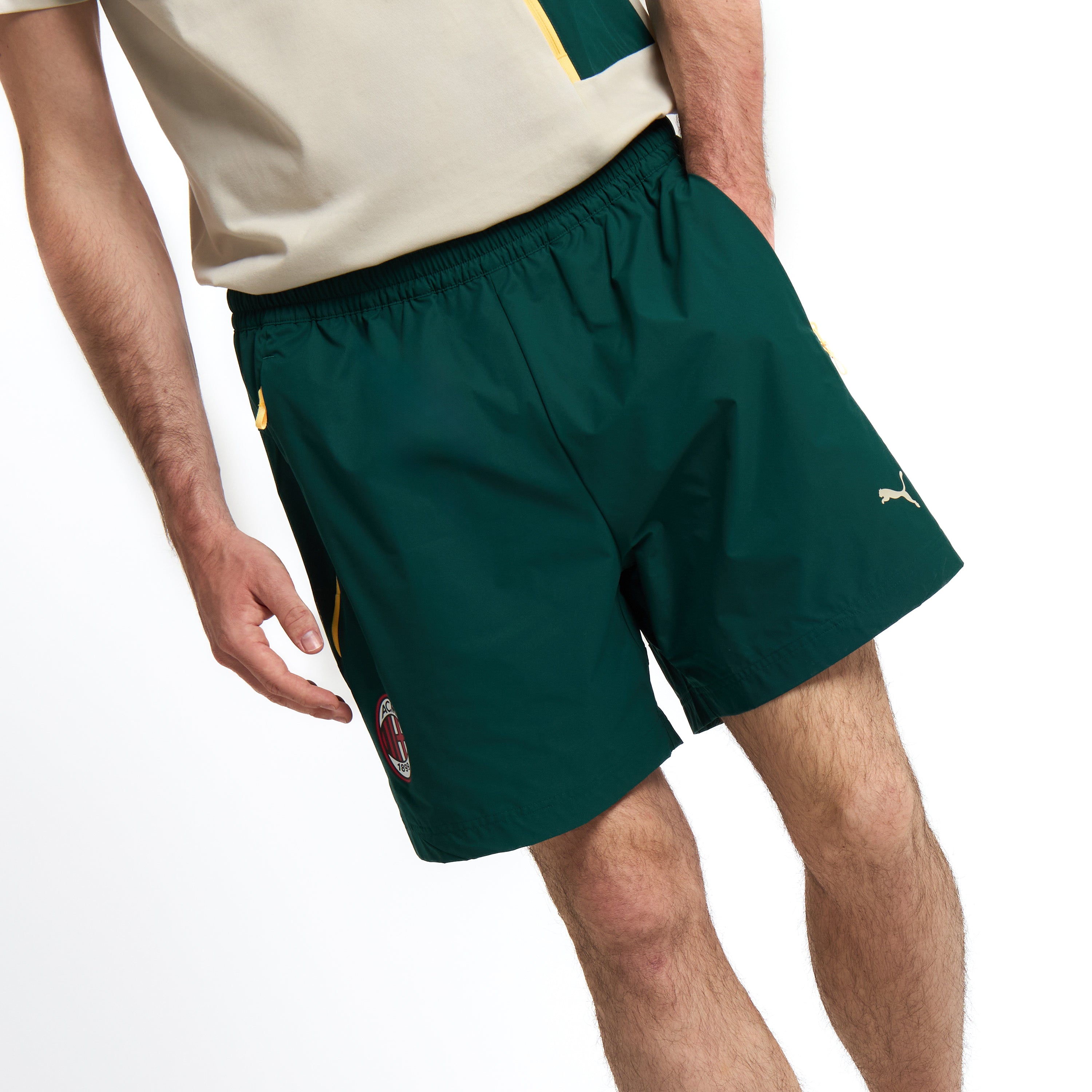 AC Milan Pumatech shorts uomo verdi tasche 2025/26