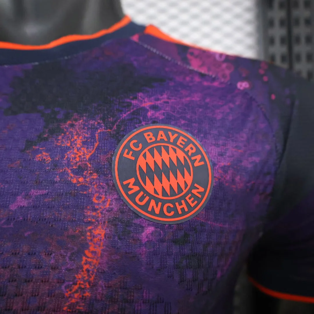 Bayern Monaco 2026/27 terza maglia player viola maniche corte