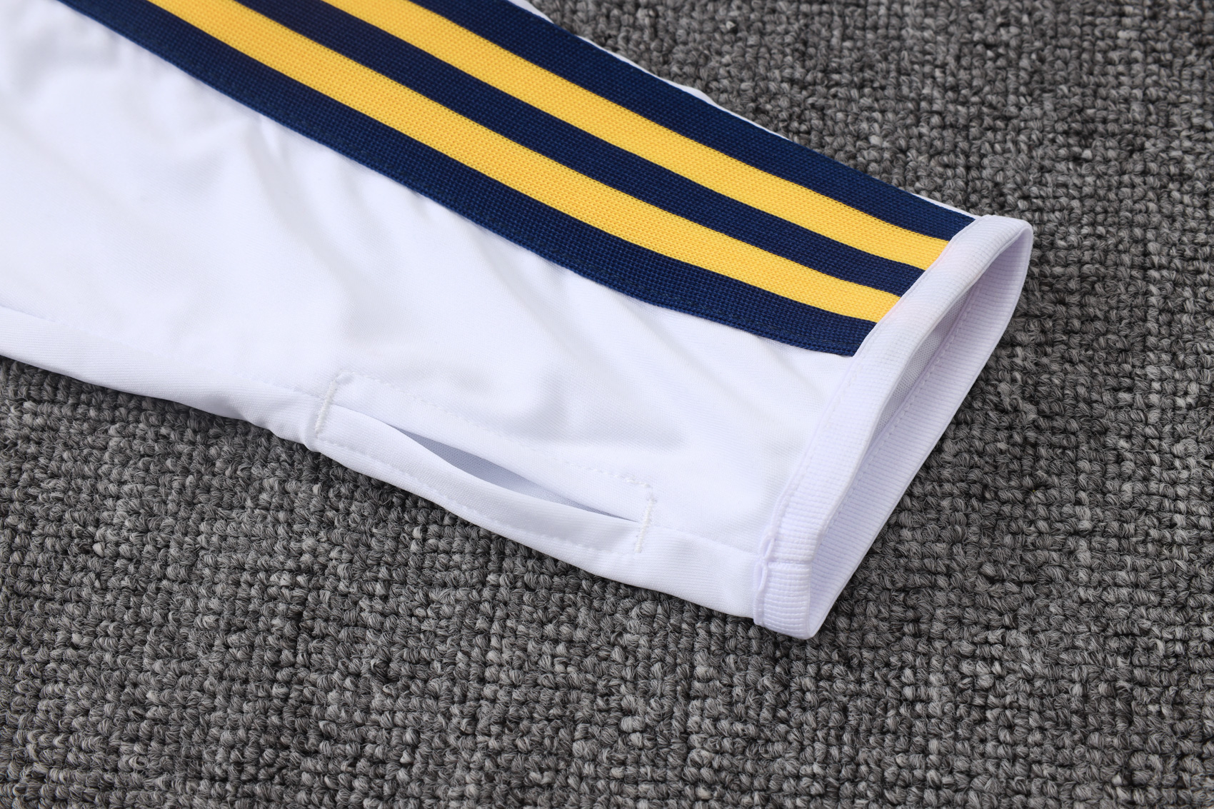 Tifoso Store Tuta Real Madrid Bianca 2026/27 tuta mezza zip S-XXL