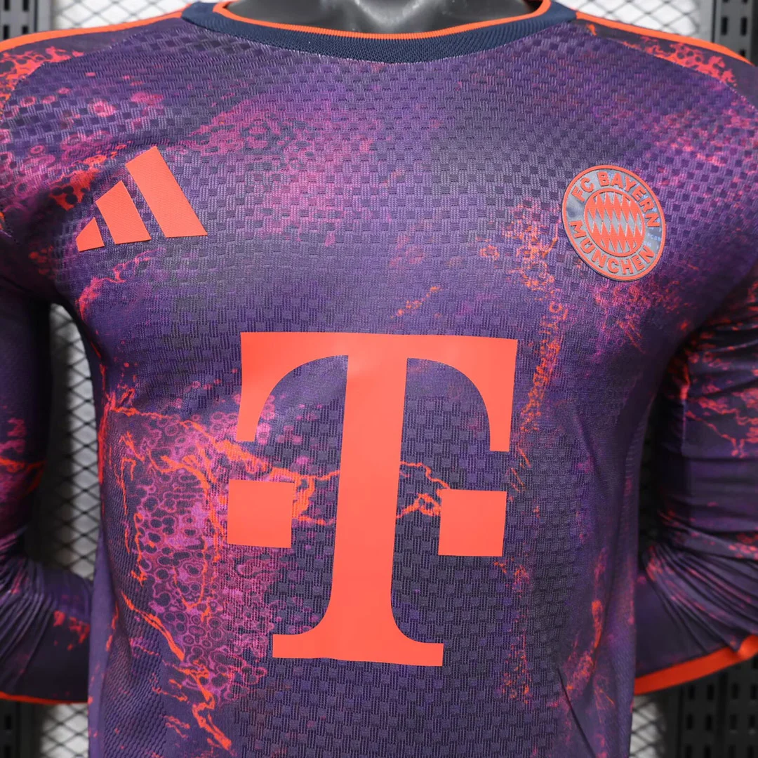 Tifoso Store Player Version Bayern 2026/27 terza maglia ML viola