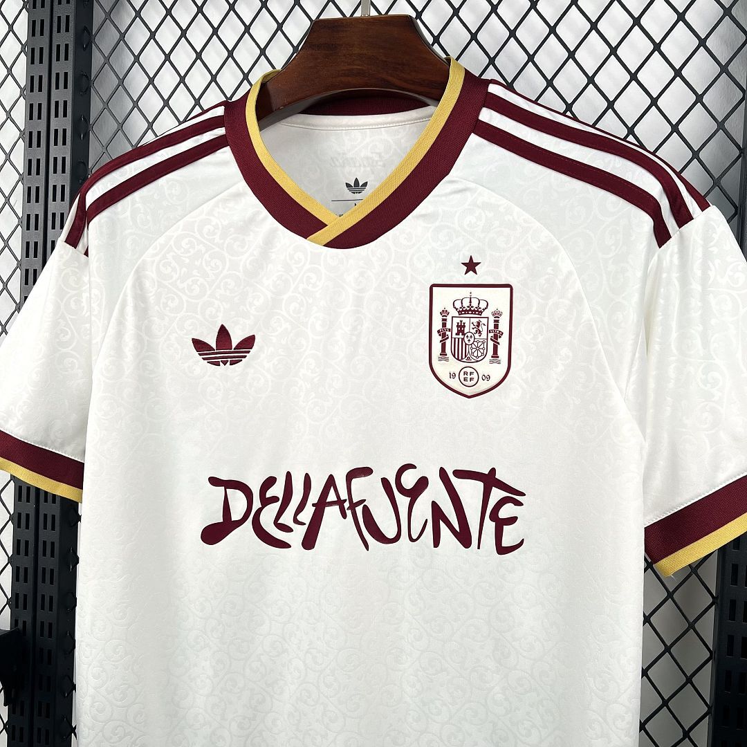 Tifoso Store Maglie da Calcio Spagna 2026 Dellafuente maglia bianca
