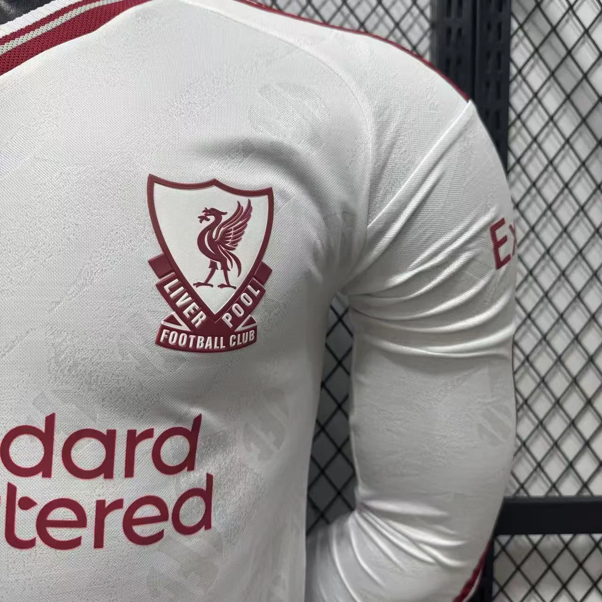 Liverpool 2026/27 seconda maglia maniche lunghe player panna bordeaux