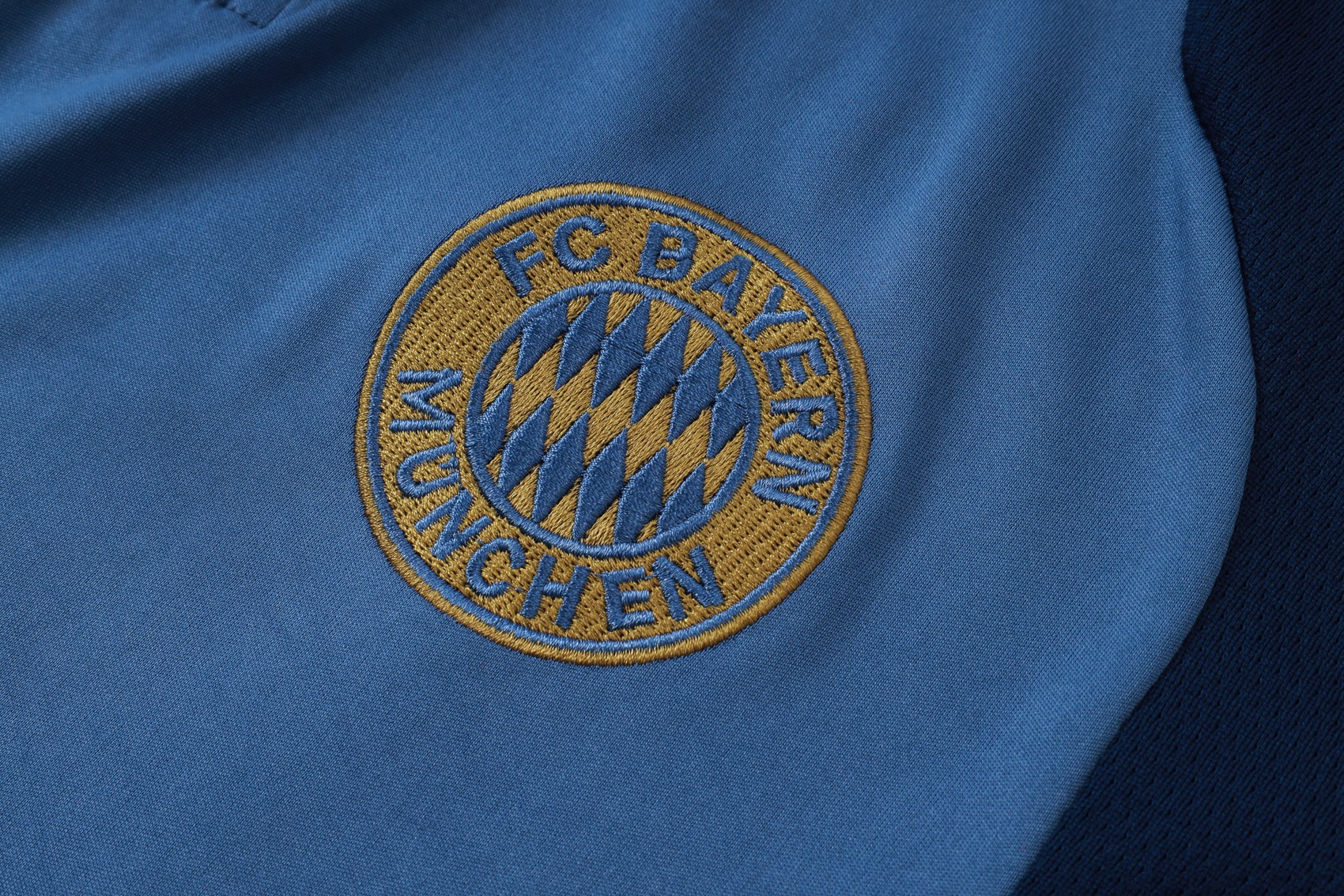 Tifoso Store Bayern Monaco 2026/27 tuta azzurra mezza zip S-XXL