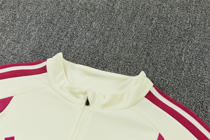 Real Madrid 2026/27 tuta crema mezza zip S-XXL stemma
