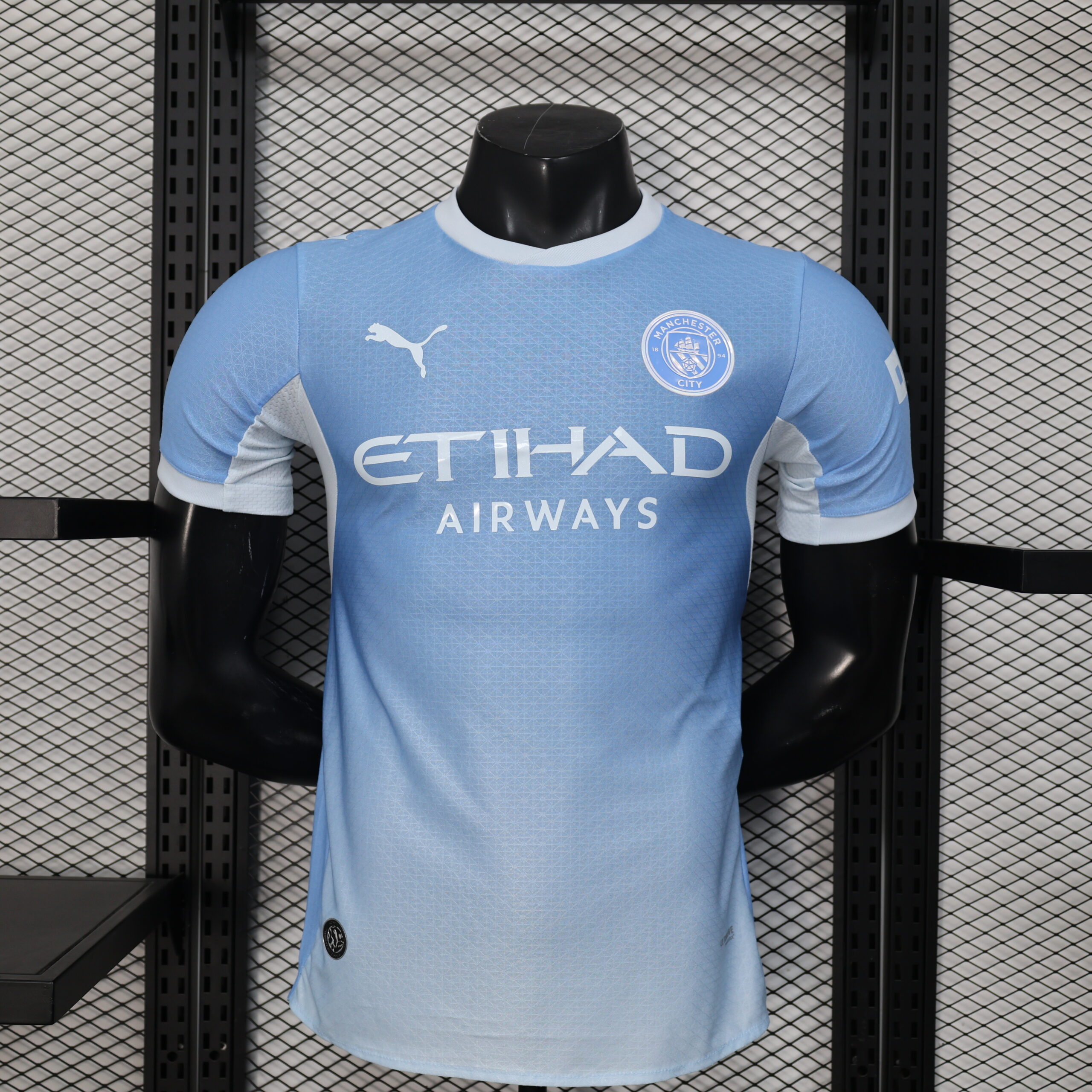 Maglia Manchester City 2026/27 versione giocatore prima maglia blu celeste