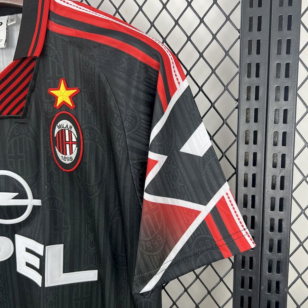 Tifoso Store Maglie da Calcio Milan Nera 1997/98 maglia nera