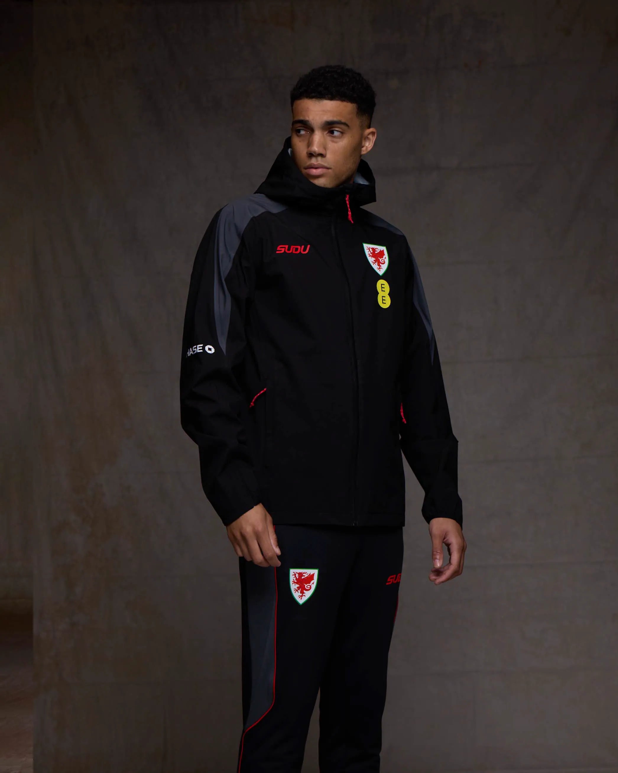 Wales Training giacca SUDU 2026-28 Staff leggera nera