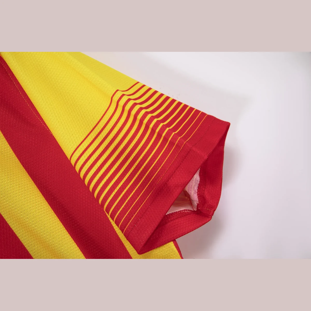 Barcellona 2013/14 seconda maglia retro senyera righe giallorosse