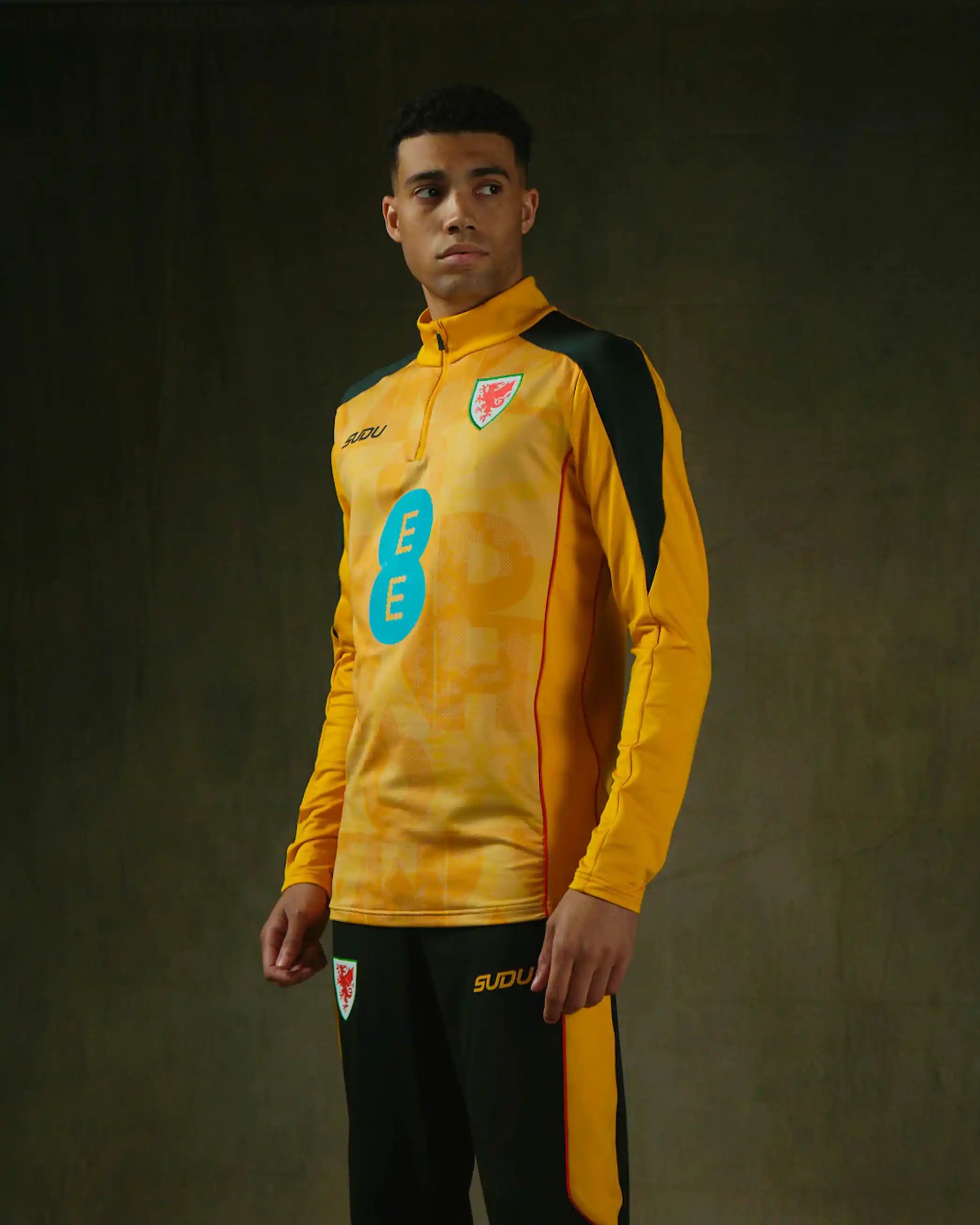 Wales Pre-Match SUDU 2026-27 felpa away gialla