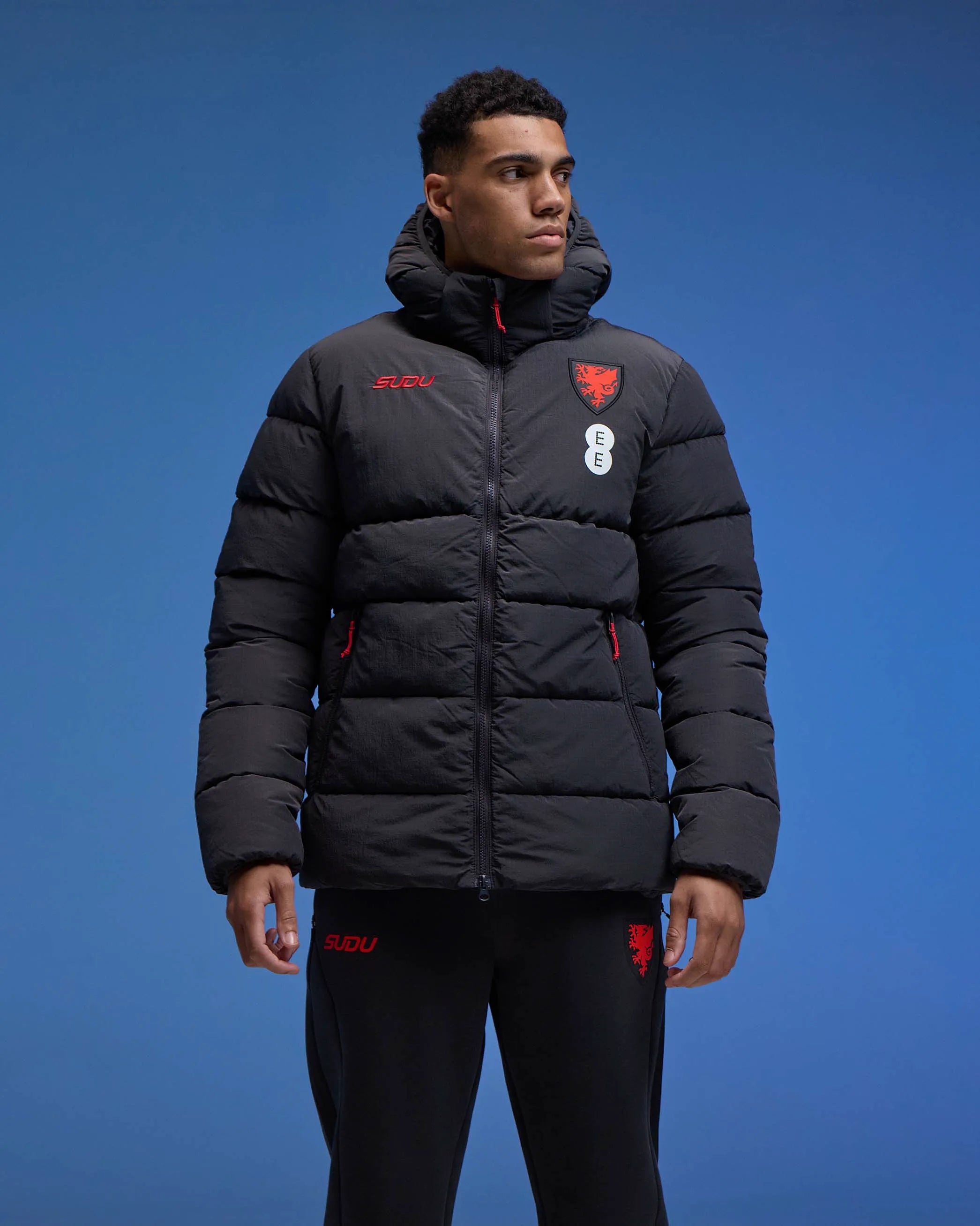 Wales SUDU 2026-28 giacca imbottita staff travel nera