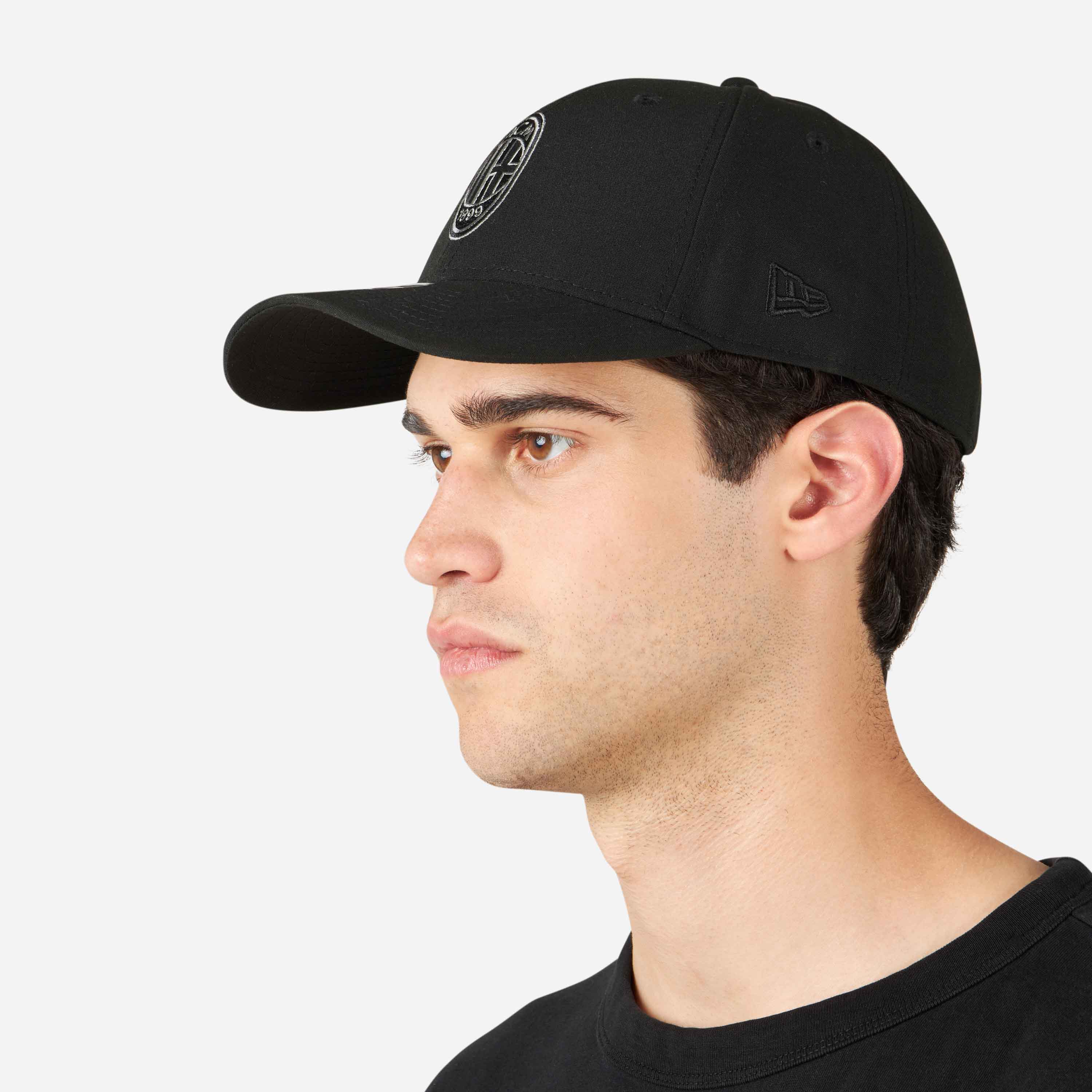 AC Milan 9Forty Cappellino Nero New Era Logo Visiera Curva