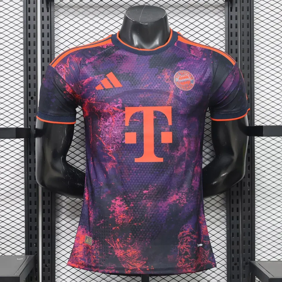 Bayern Monaco 2026/27 terza maglia player viola maniche corte