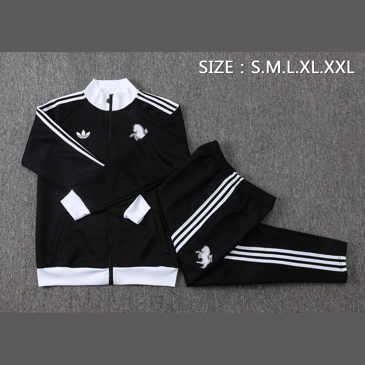 Juventus 2026/27 tuta nera full zip colletto bianco giacca+pantaloni