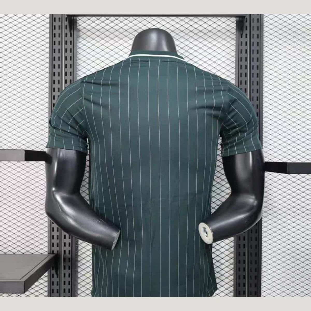 Juventus Verde 2026/27 Maglia Giocatore gessata lifestyle