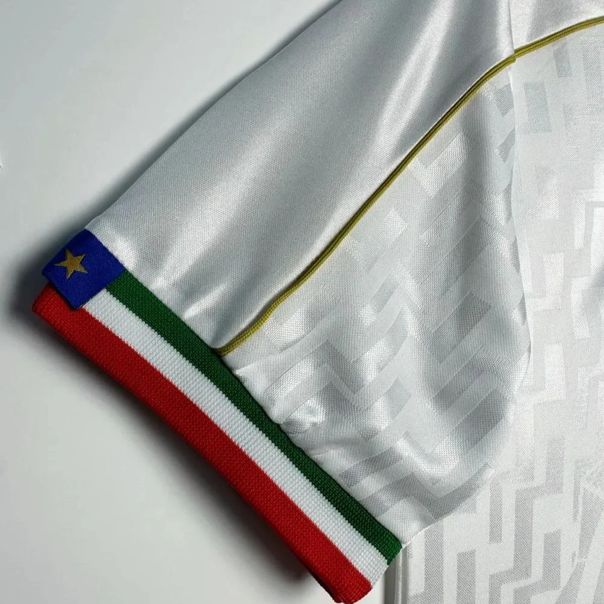 Tifoso Store Maglie da Calcio Seconda Maglia Italia 1995 maglia bianca
