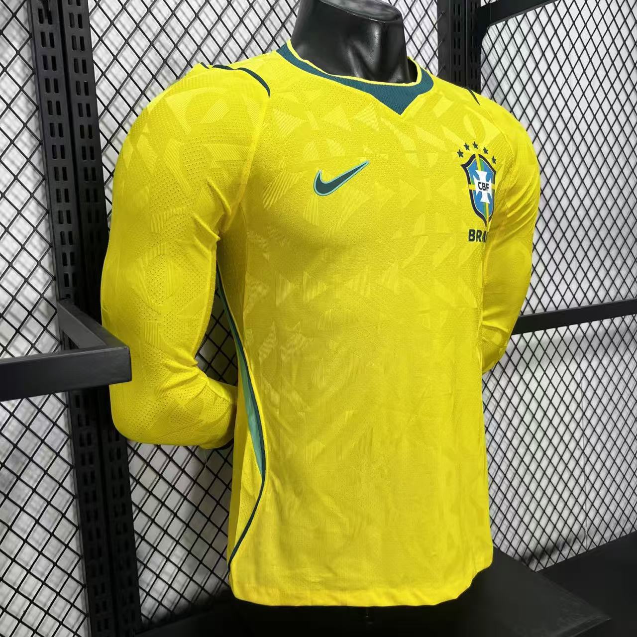 Tifoso Store Brasile 2026/27 maglia calcio manica lunga gialla