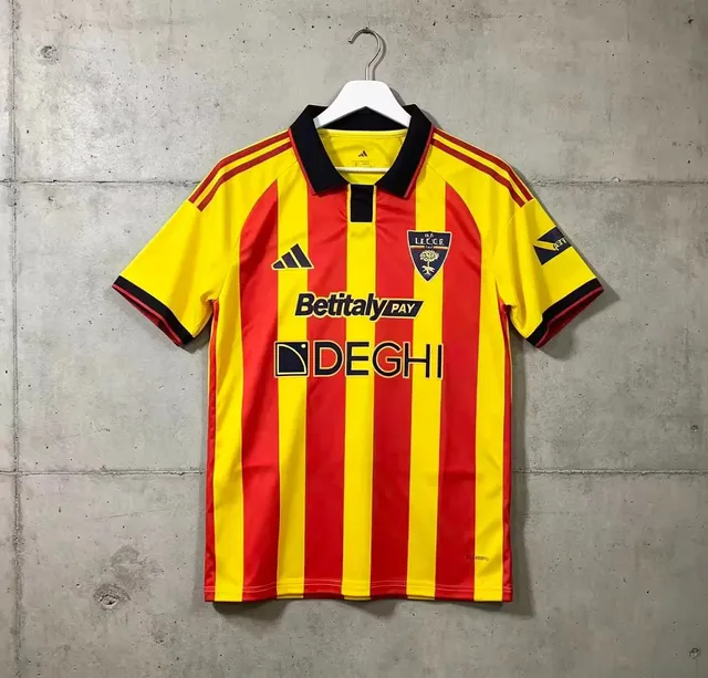 Tifoso Store Lecce 2026/27 maglia strisce giallorosse