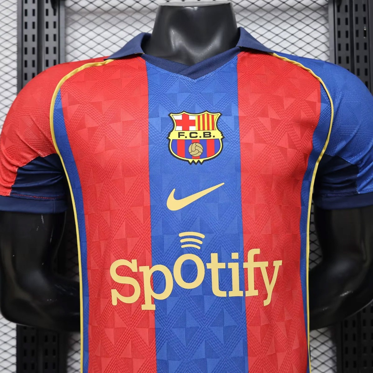 Tifoso Store Player Version Prima Barcellona Oro 2026/27 giocatore