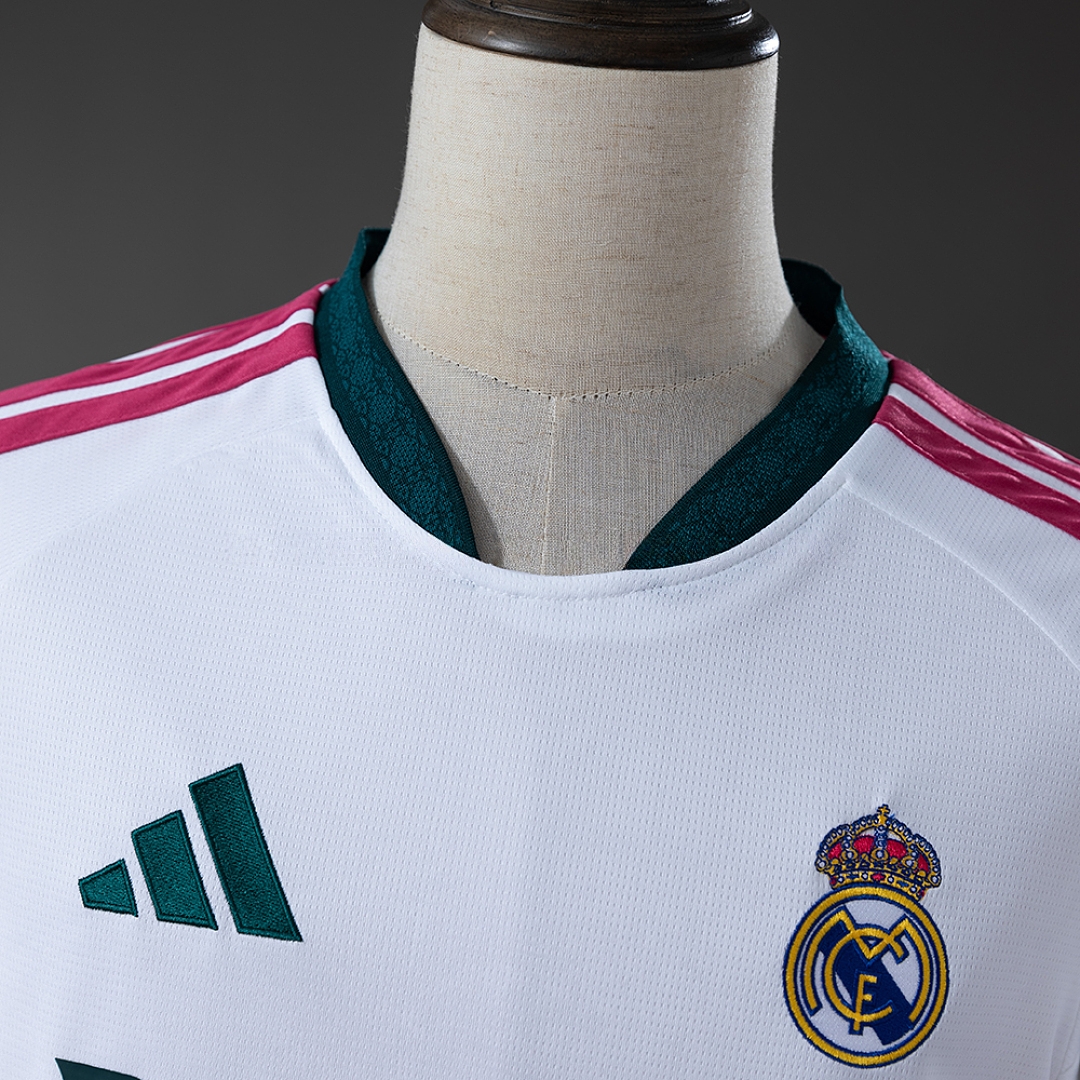 Tifoso Store Maglie da Calcio Real Madrid 2026/27 maglia bianca ML